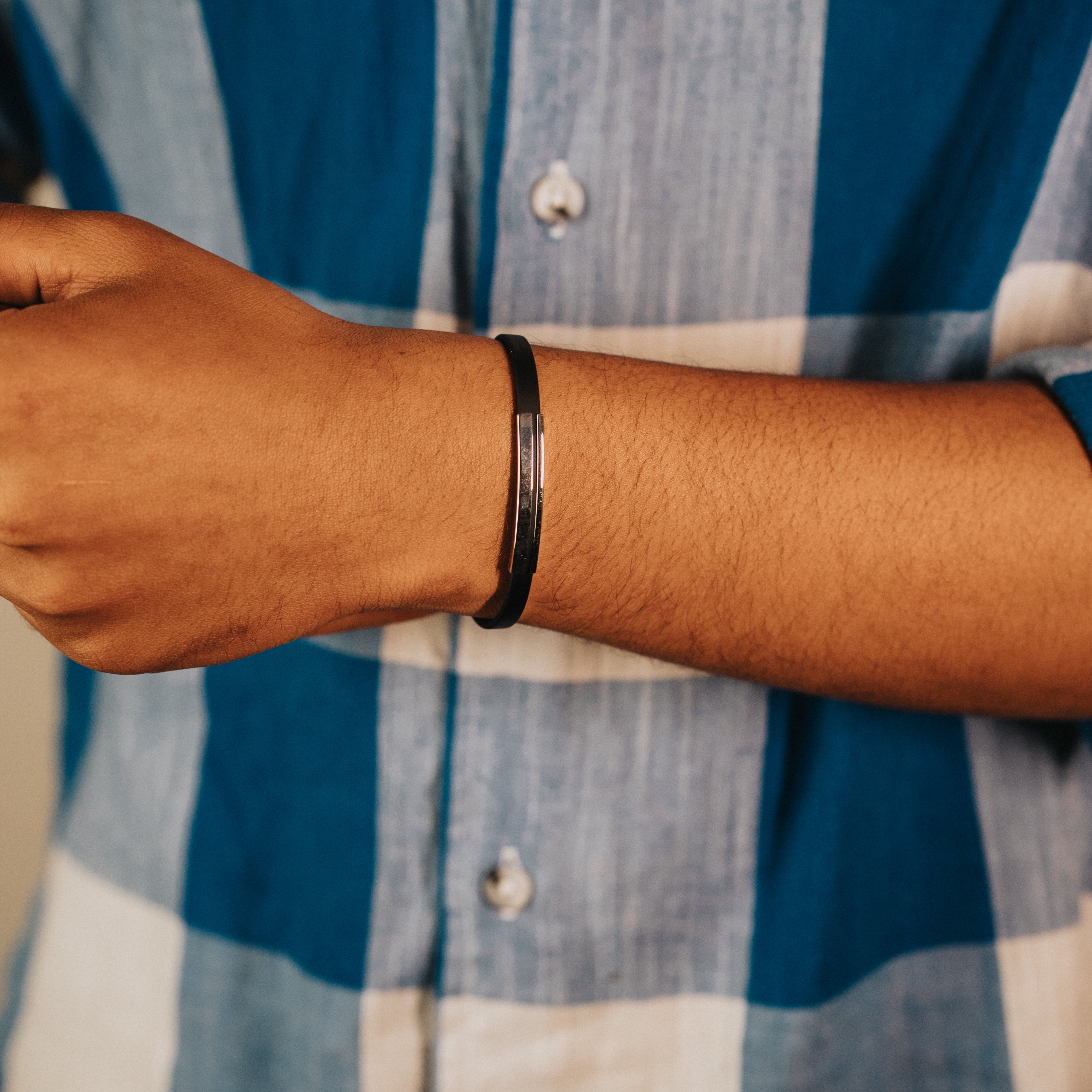 Crest Bangle